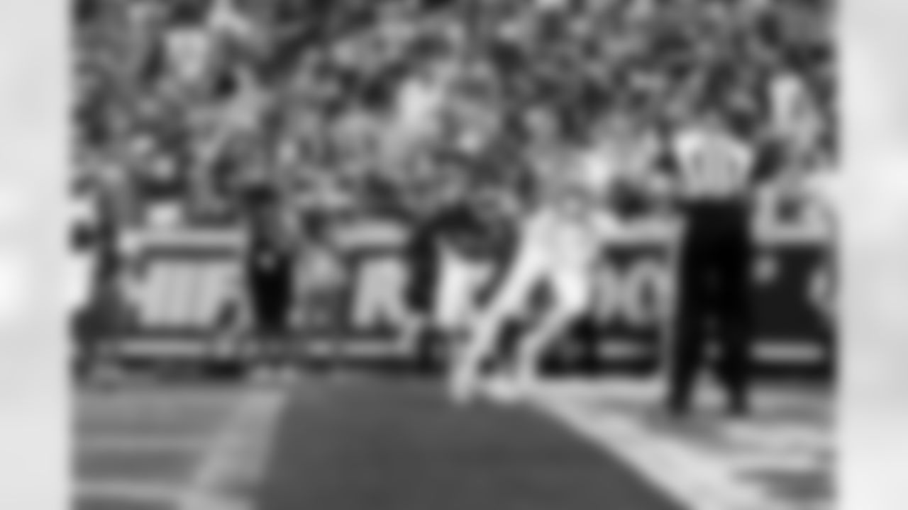 Detroit Lions tight end Sam LaPorta (87) scores a touchdown during an NFL football game against the Kansas City Chiefs on Sunday, Oct. 12, 2025 in Kansas City, MO. (Jeff Nguyen/Detroit Lions via AP)