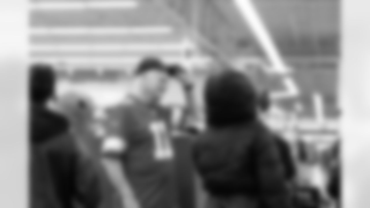 Lions Legend Eric Hipple (17) during Shop with a Lion at Meijer on Dec. 8, 2025 in Detroit. (Stephanie VanWagoner/Detroit Lions)