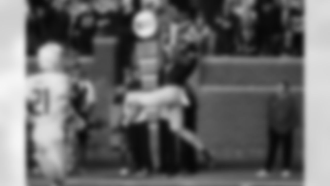 Michigan TE Marlin Klein (17)