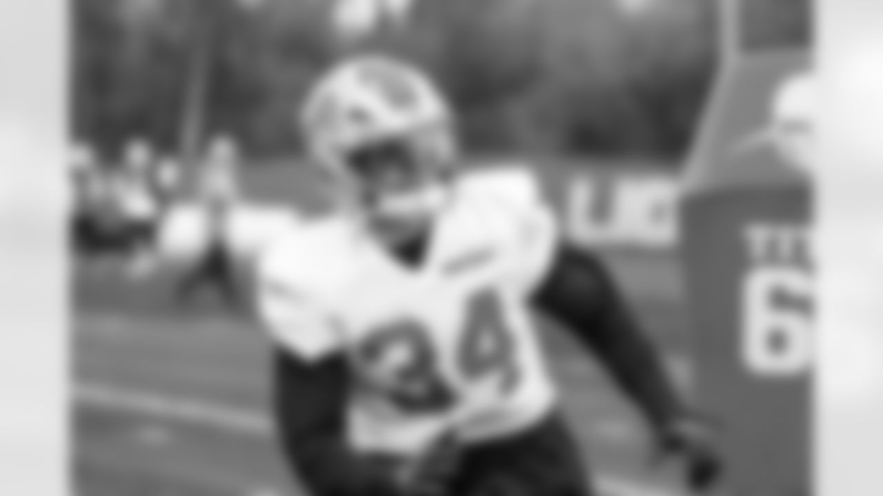 Detroit Lions linebacker Alex Anzalone (34) during practice at the Meijer Performance Center on Nov. 7, 2025 in Allen Park, Mich. (Jeff Nguyen/Detroit Lions)