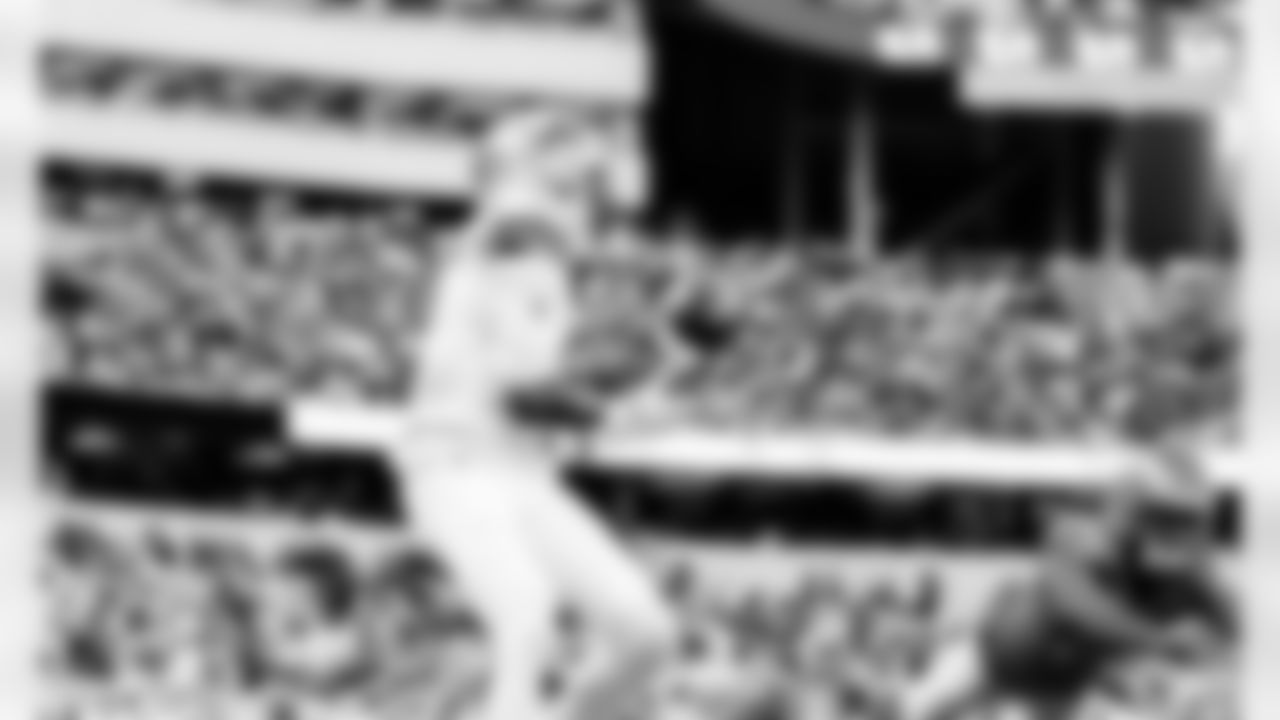 Detroit Lions wide receiver Jameson Williams (1) scores a touchdown during an NFL football game against the Los Angeles Rams on Sunday, Dec. 14, 2025 in Inglewood, Calif. (Jeff Nguyen/Detroit Lions via AP)