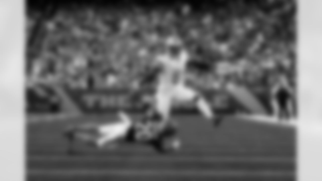 Detroit Lions running back David Montgomery (5) runs with the ball during an NFL football game against the Cincinnati Bengals on Sunday, Oct. 5, 2025 in Cincinnati. (Jeff Nguyen/Detroit Lions via AP)