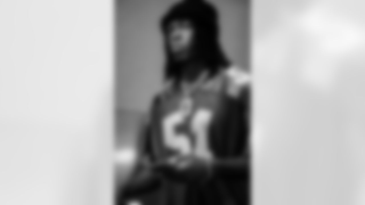 Detroit Lions running back Jahmyr Gibbs (0) arrives to an NFL football game against the Los Angeles Rams on Sunday, Dec. 14, 2025 in Inglewood, Calif. (Jeff Nguyen/Detroit Lions via AP)