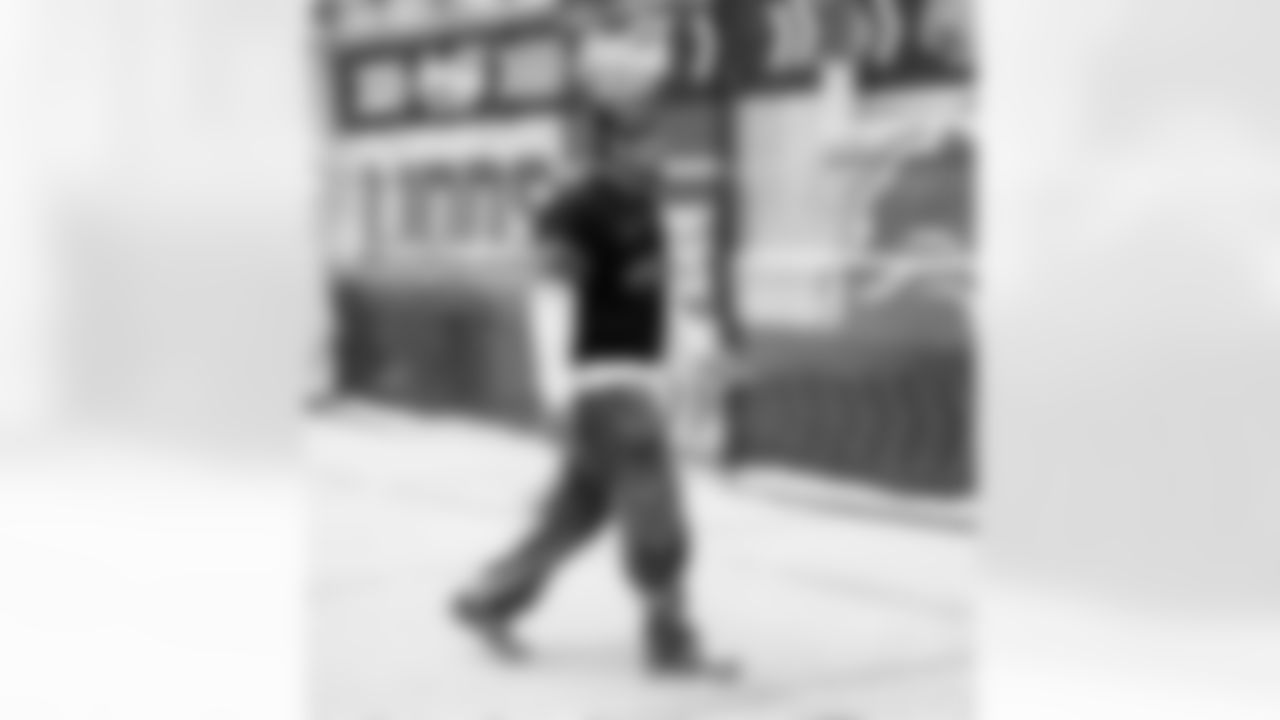 Detroit Lions tackle Penei Sewell (58) arrives to an NFL football game against the Pittsburgh Steelers on Sunday, Dec. 21, 2025 in Detroit. (Jeff Nguyen/Detroit Lions via AP)