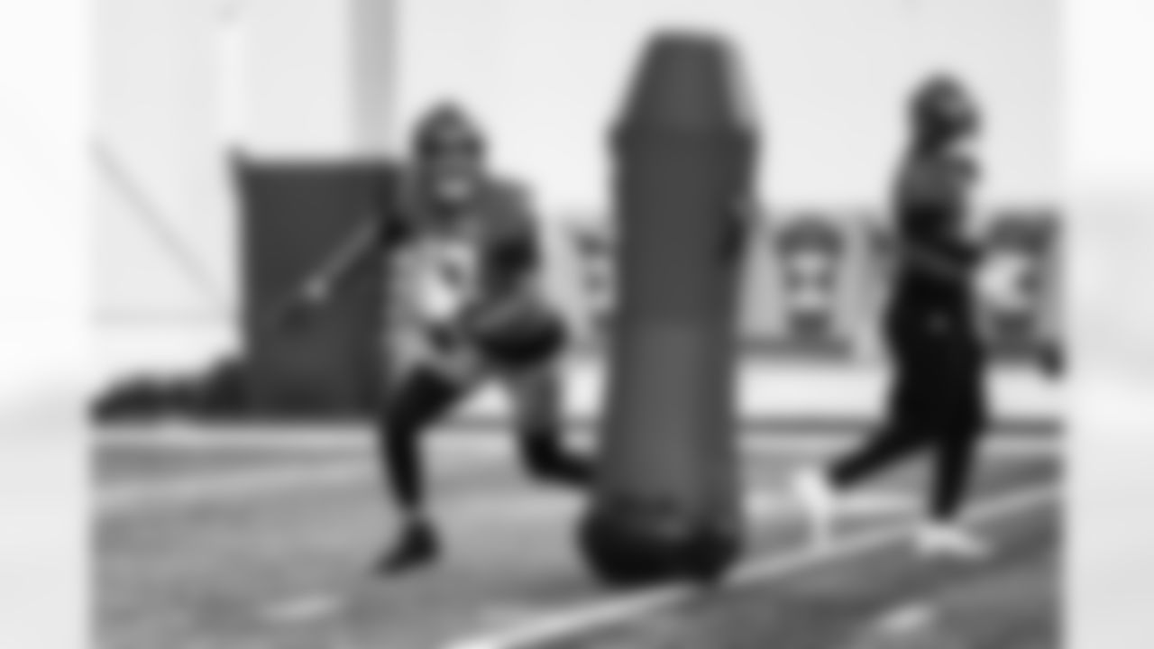 Detroit Lions wide receiver Tim Patrick (17) during practice at the Meijer Performance Center in Allen Park, MI on January 2, 2025. (Jeff Nguyen/Detroit Lions)
