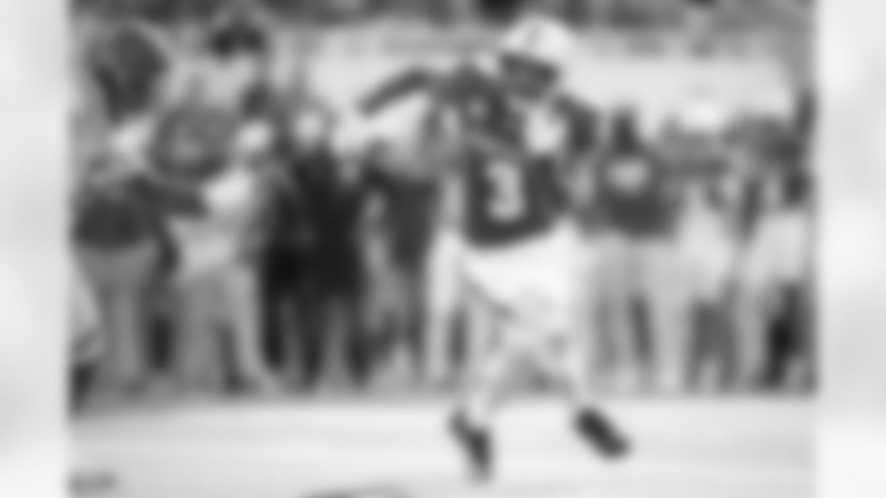 Kentucky RB Seth McGowan (3)