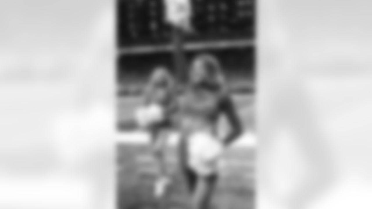 Detroit Lions Cheerleaders perform during an NFL football game against the Minnesota Vikings on Sunday, Nov. 2, 2025 in Detroit. (Mike Ferdinande/Detroit Lions)