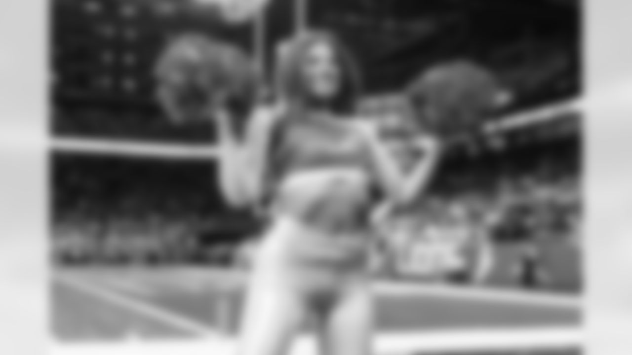 Detroit Lions Cheerleaders perform during an NFL football game against the Pittsburgh Steelers on Sunday, Dec. 21, 2025 in Detroit. (Mike Ferdinande/Detroit Lions)