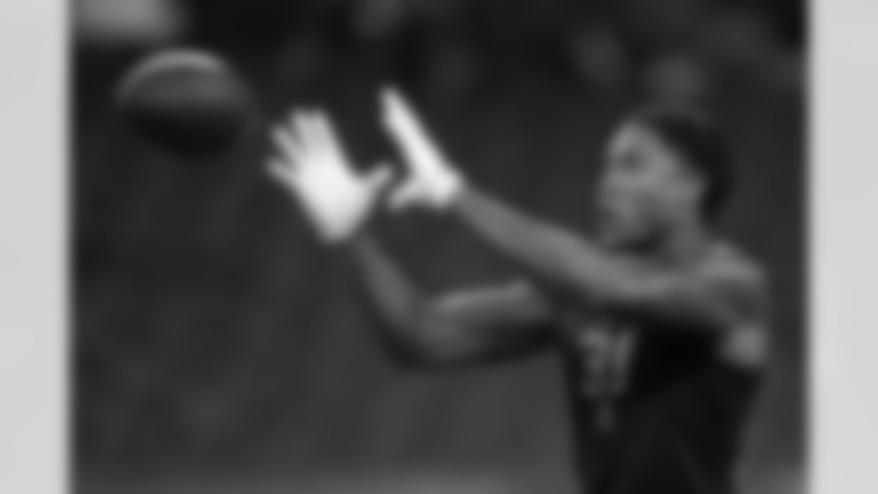 South Carolina defensive back Jalon Kilgore (39) runs a drill at the NFL football scouting combine in Indianapolis, Friday, Feb. 27, 2026. (AP Photo/Julio Cortez)