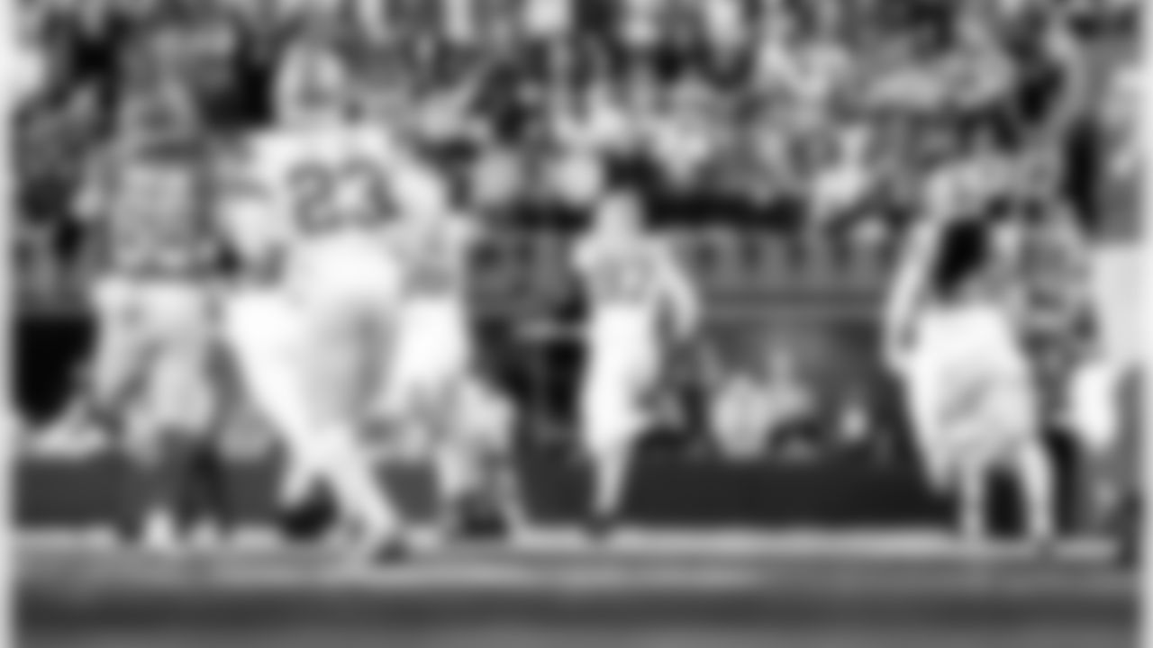 Detroit Lions edge rusher Aidan Hutchinson (97) intercepts a pass during an NFL football game against the Los Angeles Rams on Sunday, Dec. 14, 2025 in Inglewood, Calif. (Jeff Nguyen/Detroit Lions via AP)