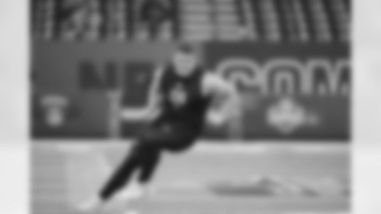 Kentucky offensive lineman Joshua Braun (08) runs a drill at the NFL football scouting combine in Indianapolis, Sunday, March 1, 2026. (AP Photo/Michael Conroy)