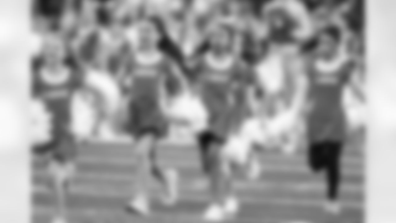 Detroit Lions Junior Cheer Clinic performs at halftime during an NFL football game against the Pittsburgh Steelers on Sunday, Dec. 21, 2025 in Detroit. (Jeff Nguyen/Detroit Lions via AP)