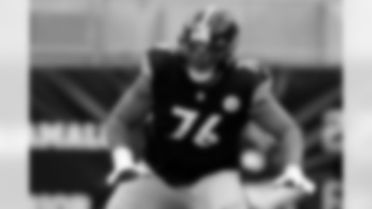 RT Troy Fautanu

(AP Photo/Gene J. Puskar)