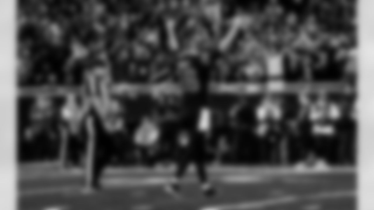 Detroit Lions quarterback Jared Goff (16) celebrate after a touchdown during an NFL football game against the Minnesota Vikings on Jan. 5, 2025 in Detroit. (Jeff Nguyen/Detroit Lions via AP)