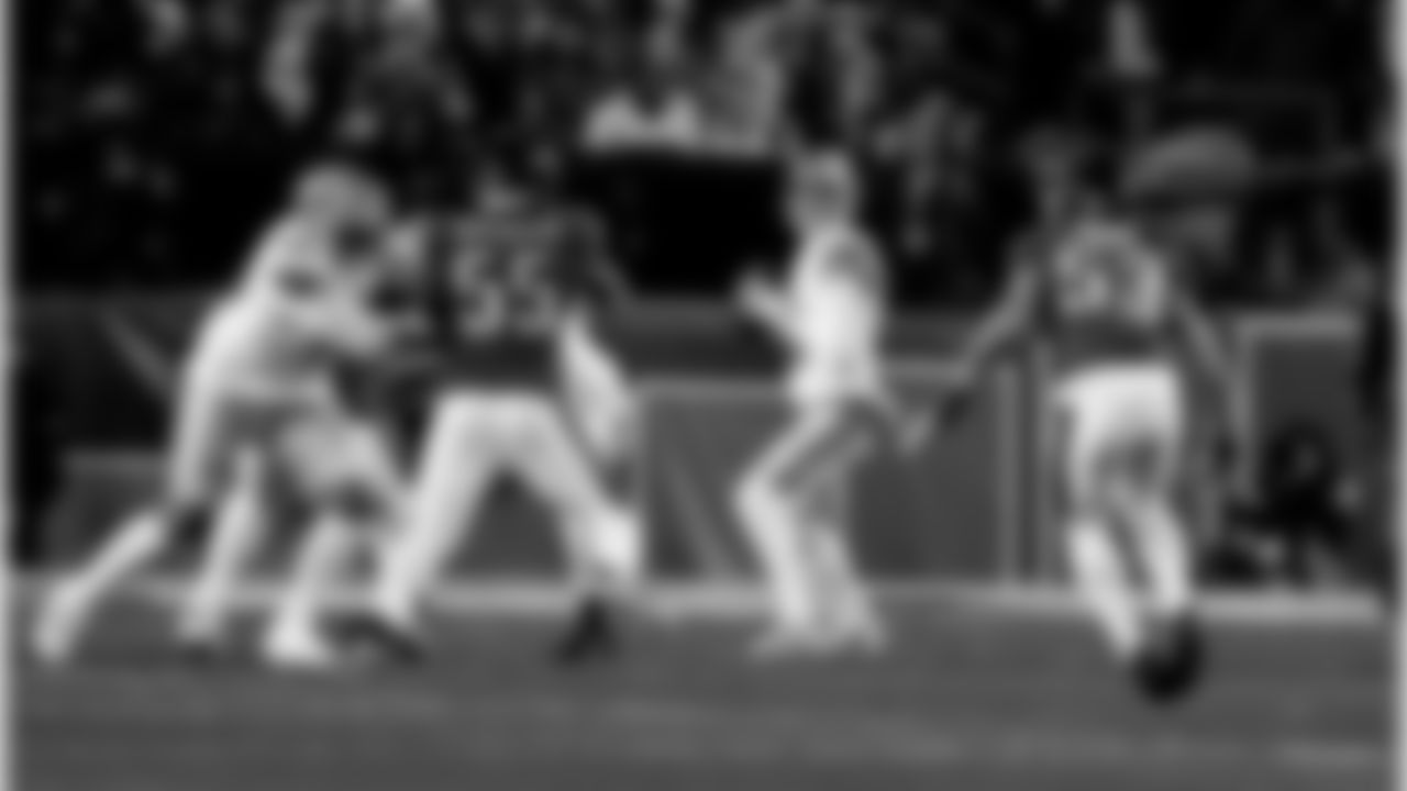 Detroit Lions tackle Penei Sewell (58) and Detroit Lions quarterback Jared Goff (16) during an NFL football game against the Philadelphia Eagles on Sunday, Nov. 16, 2025 in Philadelphia. (Jeff Nguyen/Detroit Lions via AP)