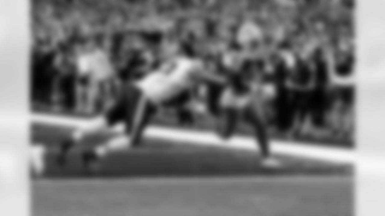 Detroit Lions running back Jahmyr Gibbs (0) runs with the ball during an NFL football game against the Chicago Bears on Sunday, Sept. 14, 2025 in Detroit. (Jeff Nguyen/Detroit Lions via AP)