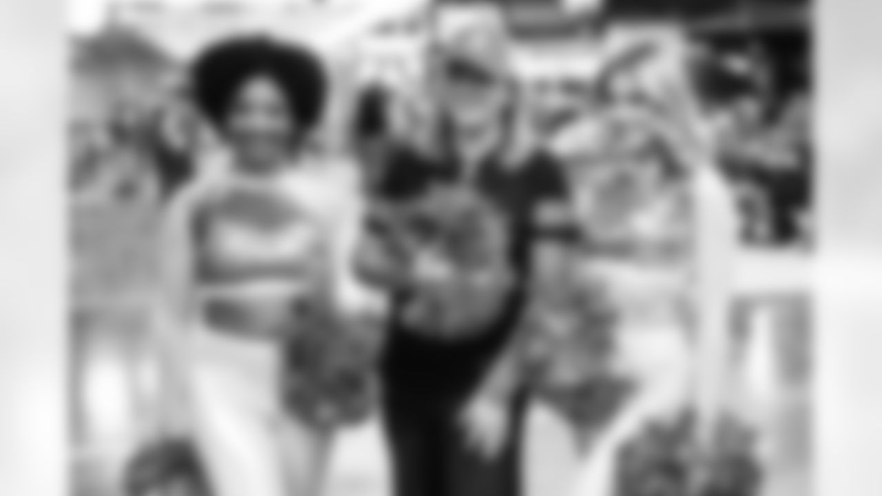 Detroit Lions Cheerleaders meet with fans before an NFL football game against the Pittsburgh Steelers on Sunday, Dec. 21, 2025 in Detroit. (Mike Ferdinande/Detroit Lions)