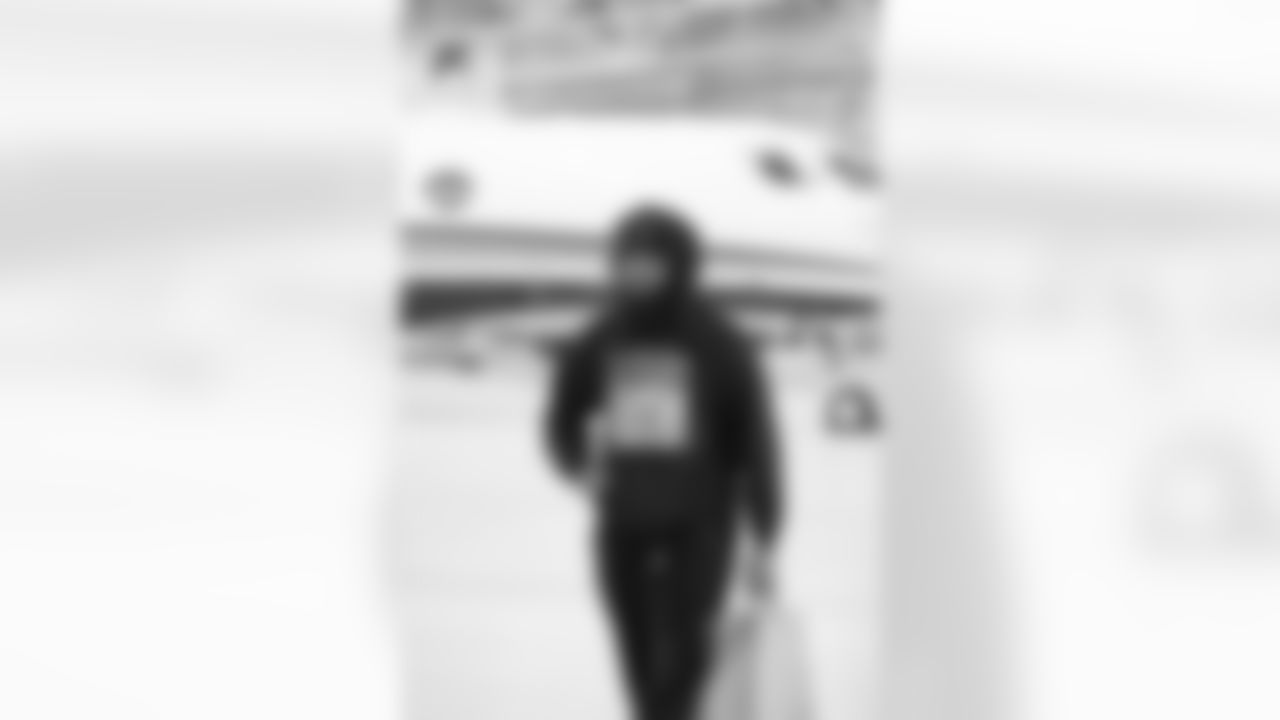 Detroit Lions cornerback Amik Robertson (21) travels to Los Angeles on Nov. 13, 2025. (Jeff Nguyen/Detroit Lions via AP)