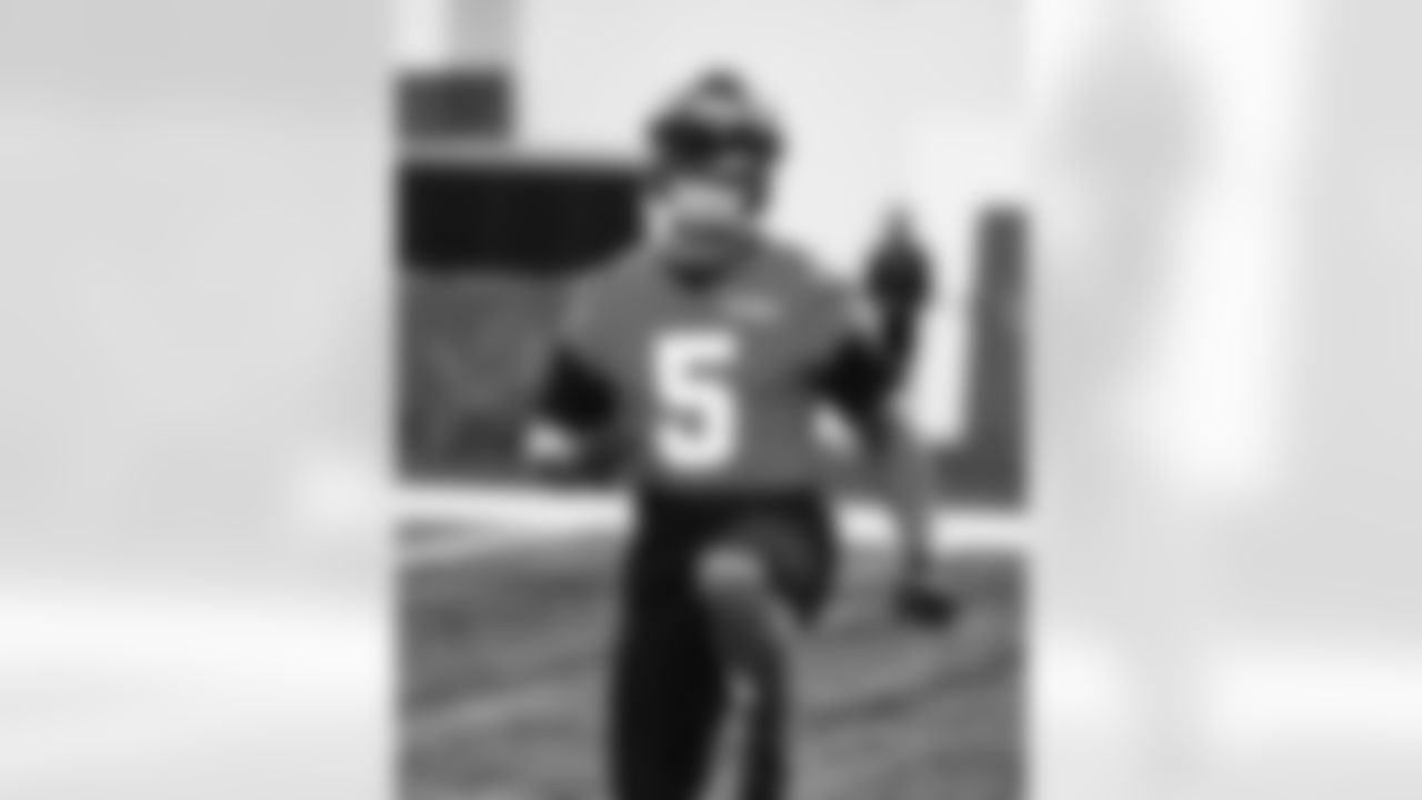 Detroit Lions running back David Montgomery (5) during practice at the Meijer Performance Center on Nov. 21, 2025 in Allen Park, Mich. (Jeff Nguyen/Detroit Lions)