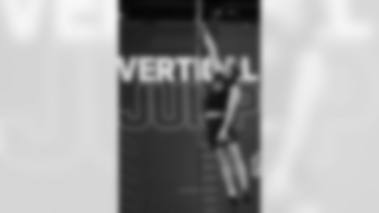 Texas tight end Jack Endries (06) runs a drill at the NFL football scouting combine in Indianapolis, Friday, Feb. 27, 2026. (AP Photo/Julio Cortez)