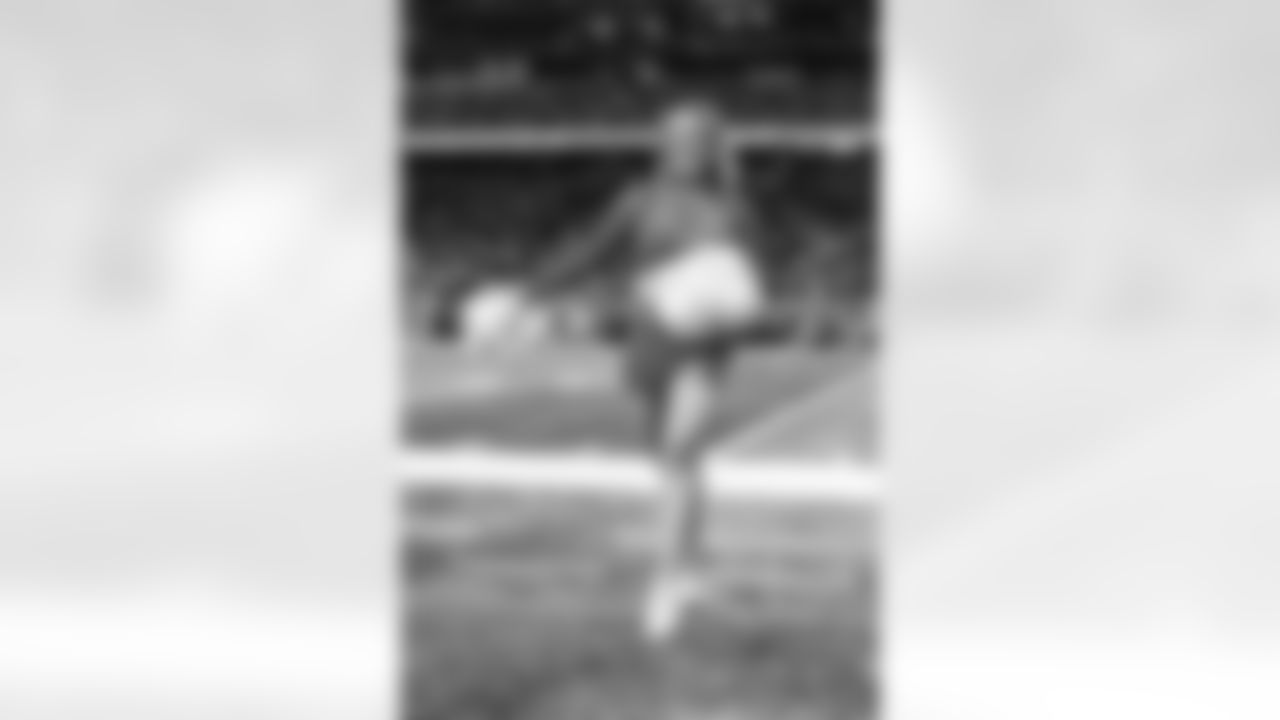 A Detroit Lions Cheerleader performs during an NFL football game against the Minnesota Vikings on Sunday, Nov. 2, 2025 in Detroit. (Mike Ferdinande/Detroit Lions)