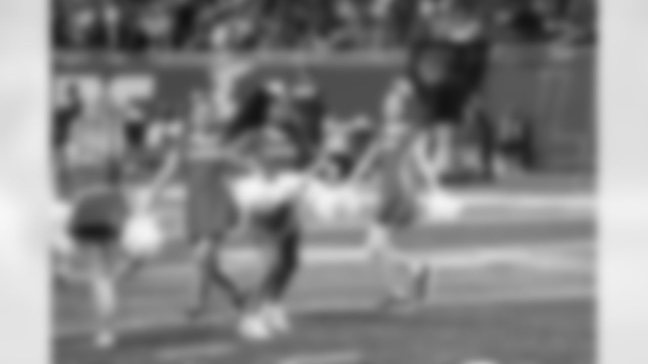 Detroit Lions Junior Cheer Clinic performs at halftime during an NFL football game against the Pittsburgh Steelers on Sunday, Dec. 21, 2025 in Detroit. (Jeff Nguyen/Detroit Lions via AP)