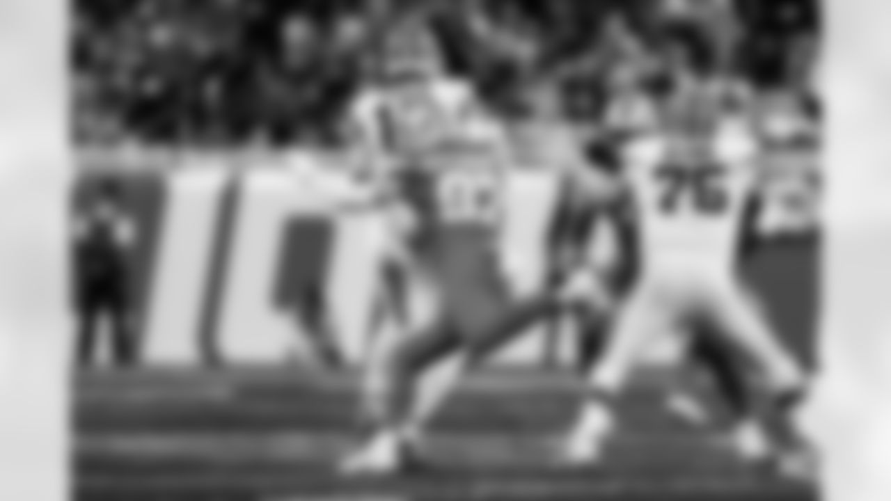 Detroit Lions edge rusher Aidan Hutchinson (97) makes a sack on Cleveland Browns quarterback  Joe Flacco (15) during an NFL football game against the Cleveland Browns on Sunday, Sept. 28, 2025 in Detroit. (Jeff Nguyen/Detroit Lions via AP)