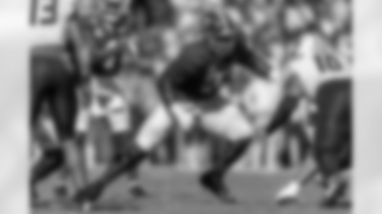 Alabama OL Jaeden Roberts (77)