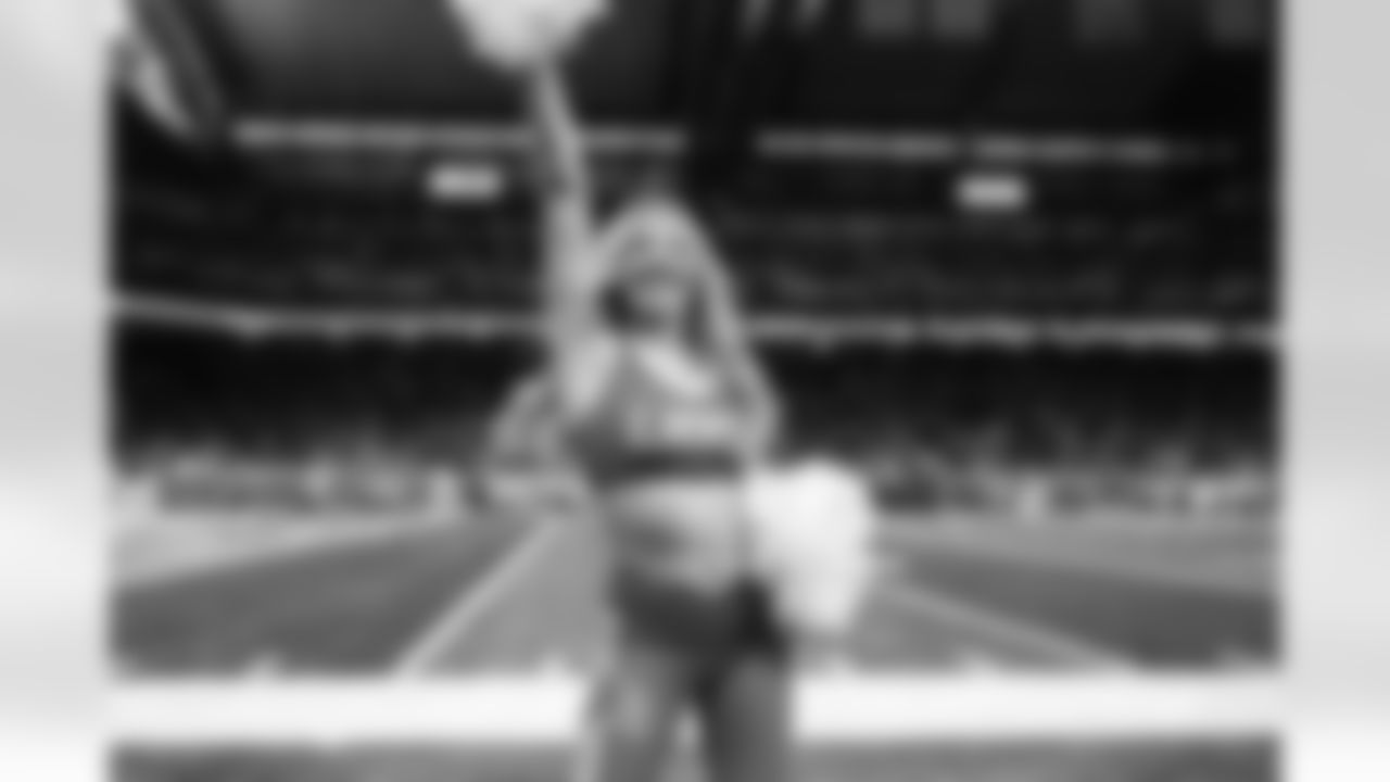 A Detroit Lions Cheerleader performs during intros before an NFL football game against the Cleveland Browns on Sunday, Sept. 28, 2025 in Detroit. (Mike Ferdinande/Detroit Lions)