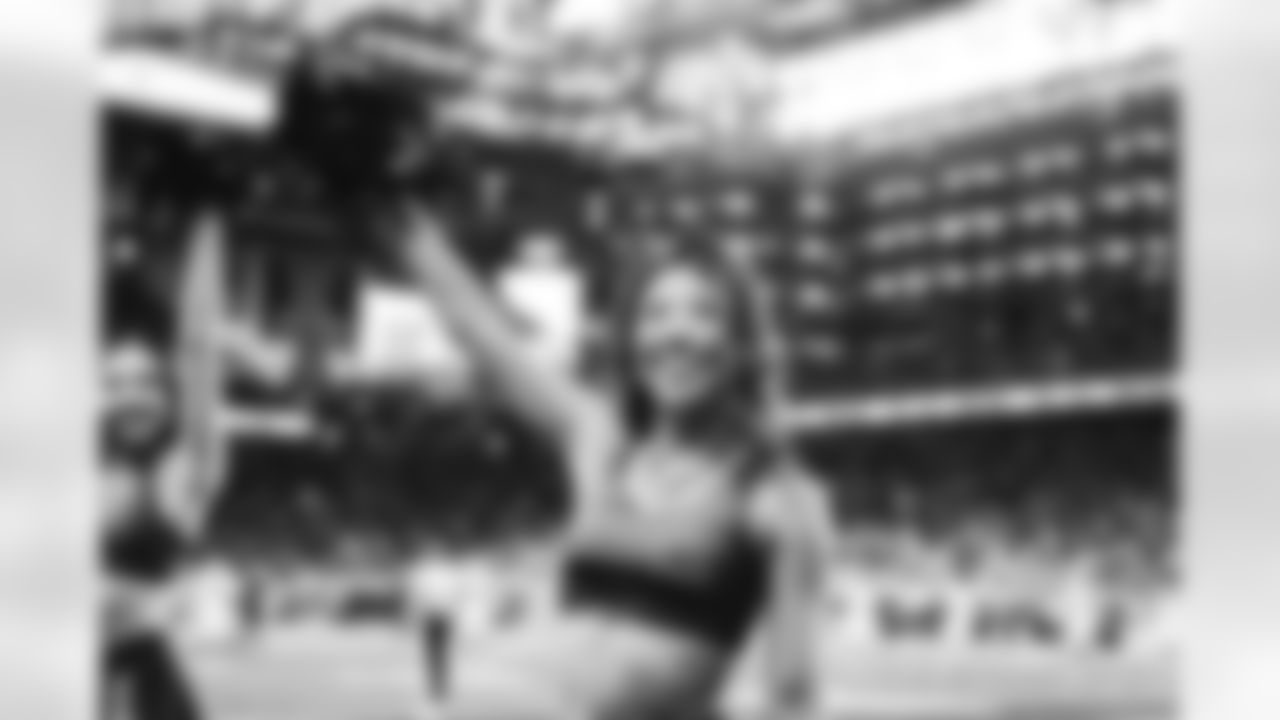 Detroit Lions Cheerleaders during an NFL football game against the New York Giants on Sunday, Nov. 23, 2025 in Detroit. (Stephanie VanWagoner/Detroit Lions)