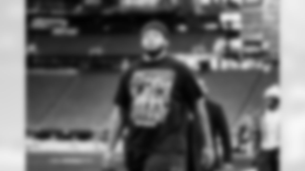 Detroit Lions offensive lineman Miles Frazier (71) arrives to an NFL football game against the Minnesota Vikings on Thursday, Dec. 25, 2025 in Minneapolis. (Jeff Nguyen/Detroit Lions via AP)