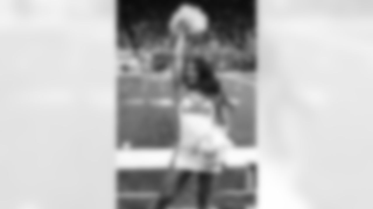 Detroit Lions Cheerleaders perform during a NFL football game against the Chicago Bears on November 19, 2023 in Detroit. (Mike Ferdinande/Detroit Lions)