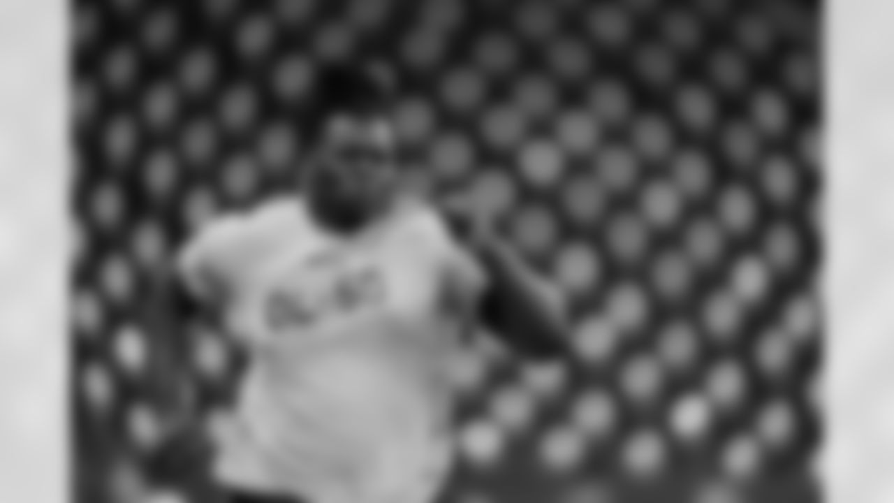 Georgia offensive lineman Amarius Mims runs the 40-yard-dash during the NFL football scouting combine, Sunday, March 3, 2024, in Indianapolis. (AP Photo/Charlie Riedel)