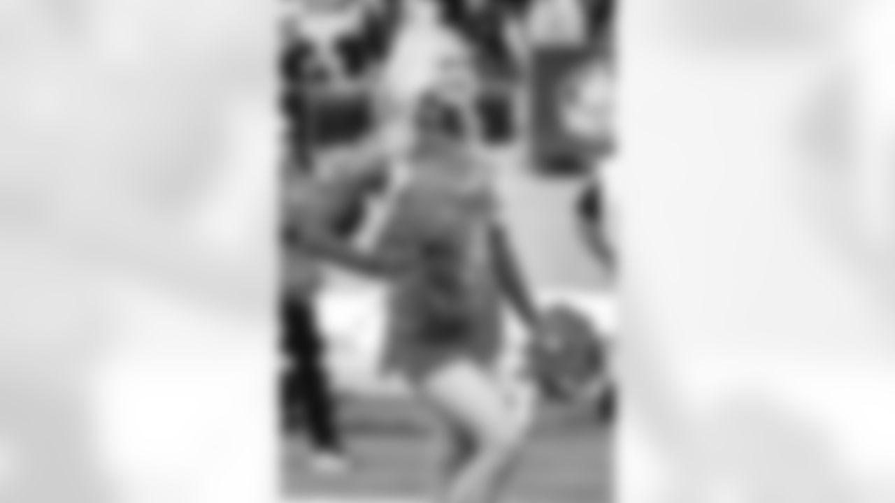 Detroit Lions Cheerleaders perform during The Hall of Fame Game at Tom Benson Hall of Fame Stadium on July 31, 2025 in Canton, Ohio. (Mike Ferdinande/Detroit Lions)