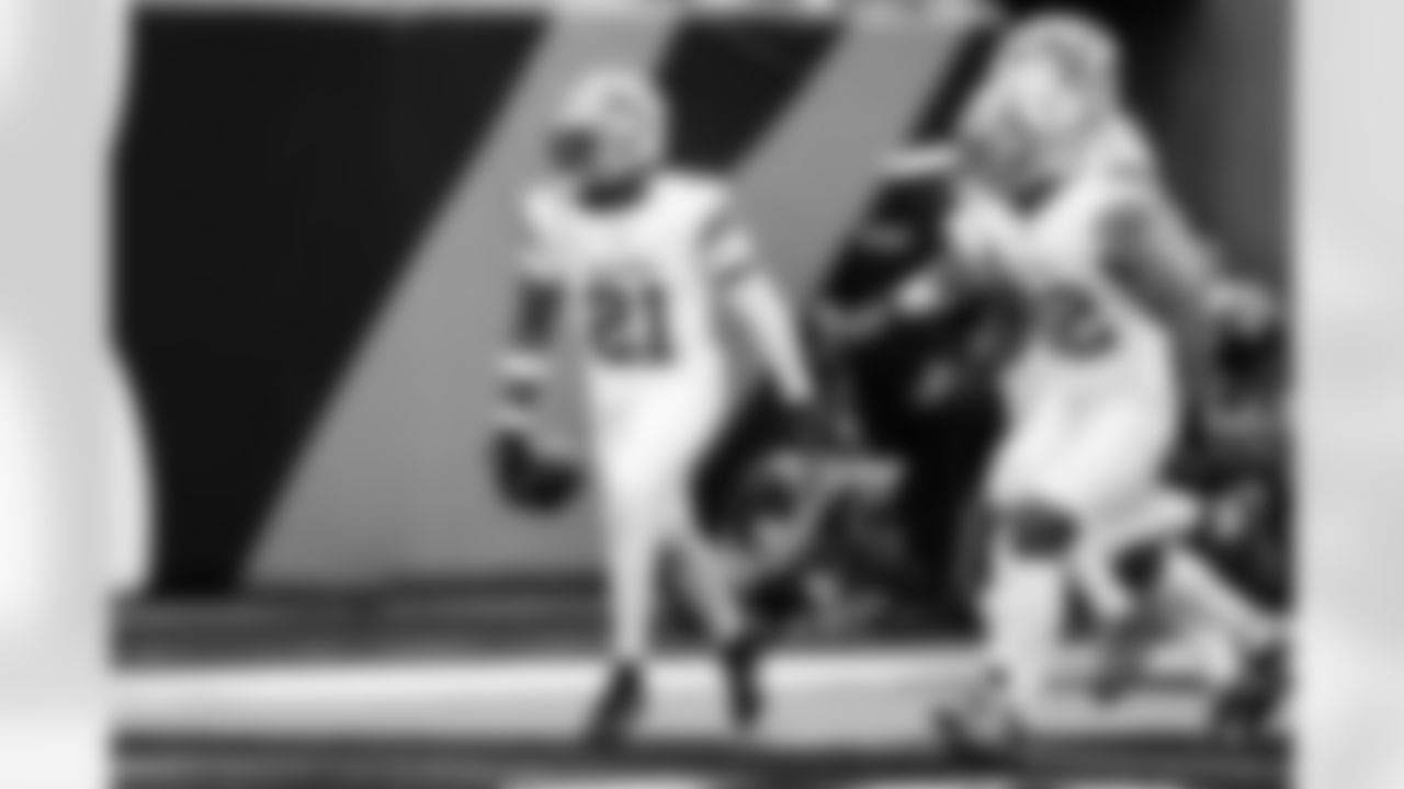 Detroit Lions cornerback Amik Robertson (21) celebrates after an interception during an NFL football game against the Cincinnati Bengals on Sunday, Oct. 5, 2025 in Cincinnati. (Jeff Nguyen/Detroit Lions via AP)