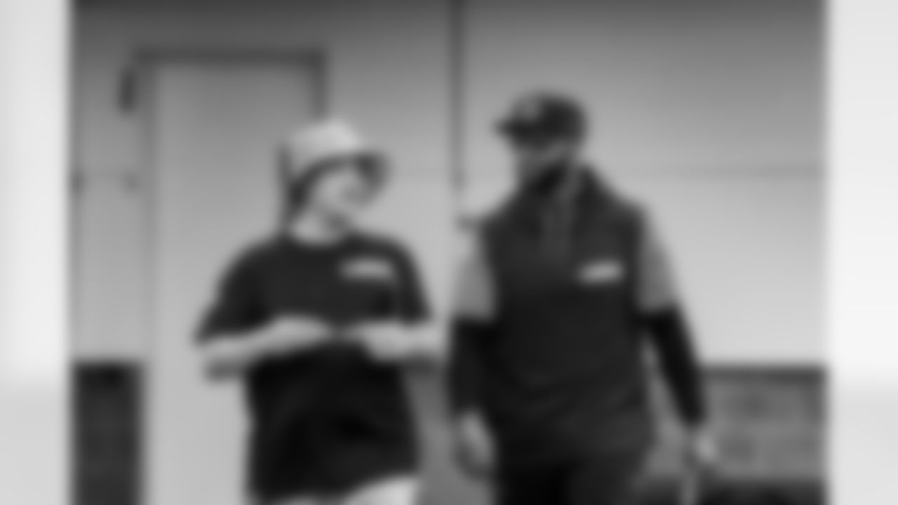 Detroit Lions senior defensive assistant/outside linebackers coach David Corrao and Detroit Lions defensive coordinator Kelvin Sheppard during training camp at the Meijer Performance Center on July 29, 2025 in Allen Park, Mich. (Jeff Nguyen/Detroit Lions)