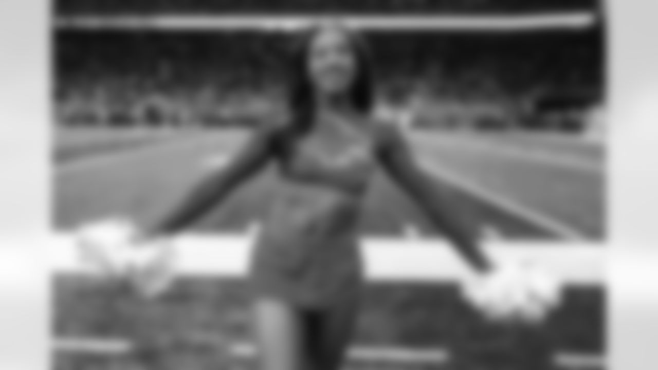 A Detroit Lions Cheerleader performs during an NFL football game against the Minnesota Vikings on Sunday, Nov. 2, 2025 in Detroit. (Mike Ferdinande/Detroit Lions)