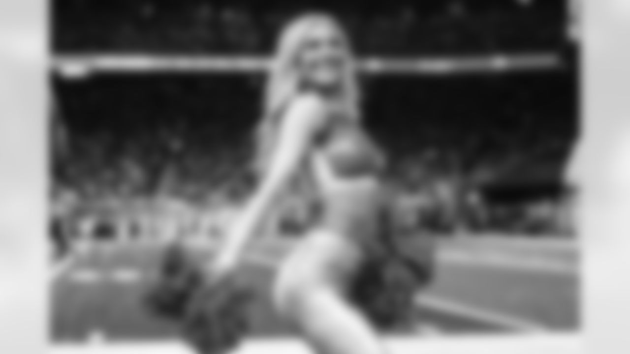 Detroit Lions Cheerleaders perform during an NFL football game against the Pittsburgh Steelers on Sunday, Dec. 21, 2025 in Detroit. (Mike Ferdinande/Detroit Lions)