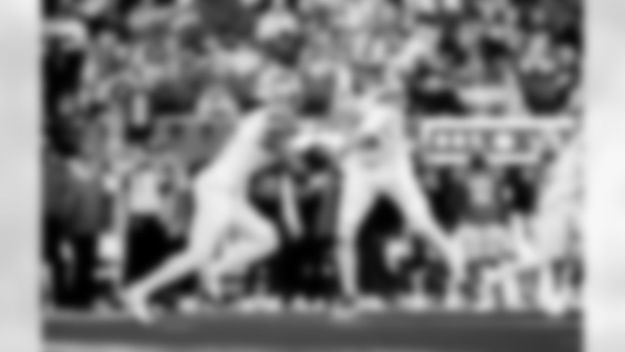 Detroit Lions running back Jahmyr Gibbs (0) and Detroit Lions quarterback Jared Goff (16) during an NFL football game against the Los Angeles Rams on Sunday, Dec. 14, 2025 in Inglewood, Calif. (Jeff Nguyen/Detroit Lions via AP)