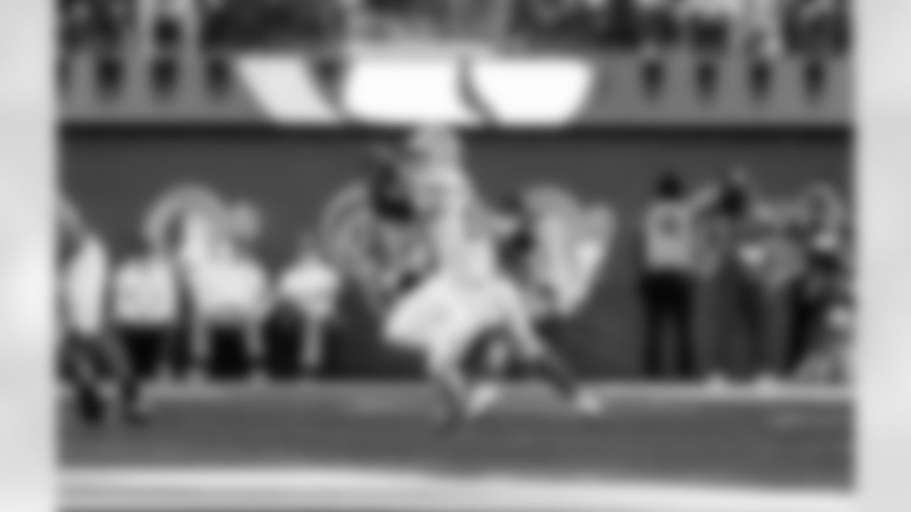 Detroit Lions edge rusher Aidan Hutchinson (97) intercepts a pass during an NFL football game against the Los Angeles Rams on Sunday, Dec. 14, 2025 in Inglewood, Calif. (Jeff Nguyen/Detroit Lions via AP)