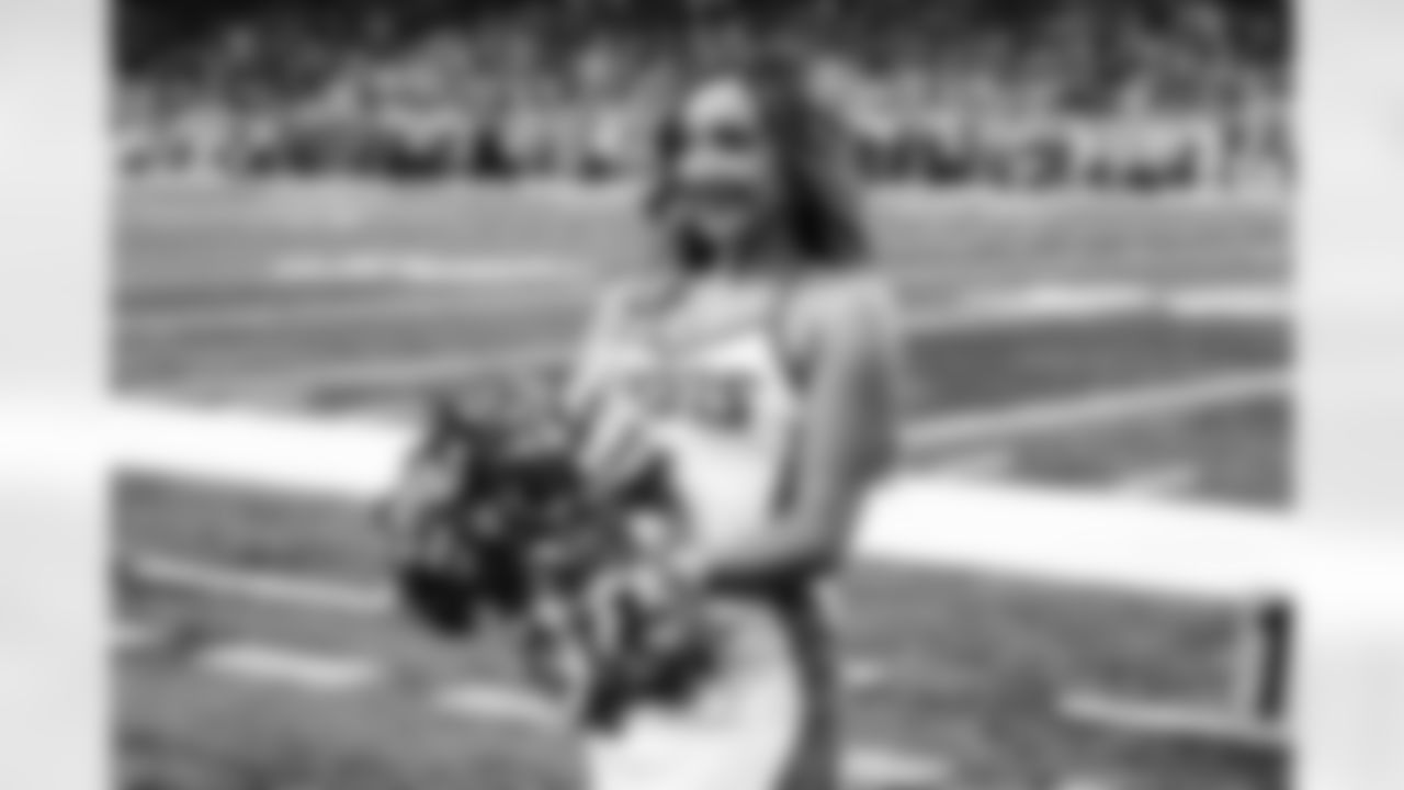 Detroit Lions Cheerleaders perform during a NFL football game against the Chicago Bears on November 19, 2023 in Detroit. (Mike Ferdinande/Detroit Lions)