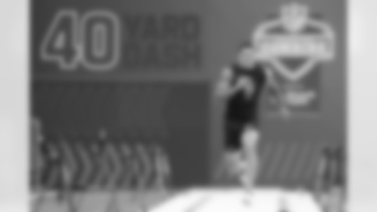 Alabama defensive back Domani Jackson (16) runs the 40-yard dash at the NFL football scouting combine in Indianapolis, Friday, Feb. 27, 2026. (AP Photo/Michael Conroy)