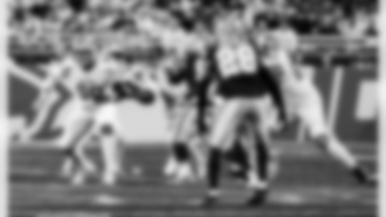 Detroit Lions offensive lineman Graham Glasgow (60), Detroit Lions wide receiver Malik Cunningham (80), Detroit Lions running back Jahmyr Gibbs (0), and Detroit Lions tackle Taylor Decker (68) during an NFL football game against the Dallas Cowboys on Thursday, Dec. 4, 2025 in Detroit. (Jeff Nguyen/Detroit Lions via AP)