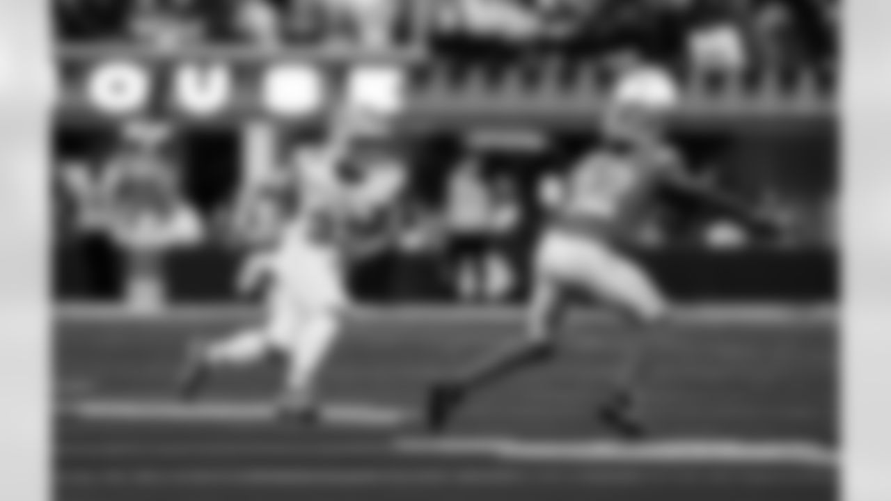 Detroit Lions running back Sione Vaki (33) during an NFL football game against the Los Angeles Rams on Sunday, Dec. 14, 2025 in Inglewood, Calif. (Jeff Nguyen/Detroit Lions via AP)