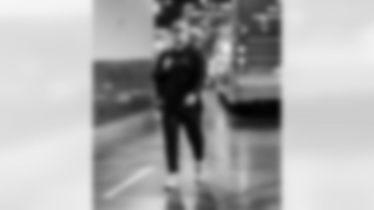 Detroit Lions offensive lineman Tate Ratledge (69) arrives to an NFL football game against the Los Angeles Rams on Sunday, Dec. 14, 2025 in Inglewood, Calif. (Jeff Nguyen/Detroit Lions via AP)