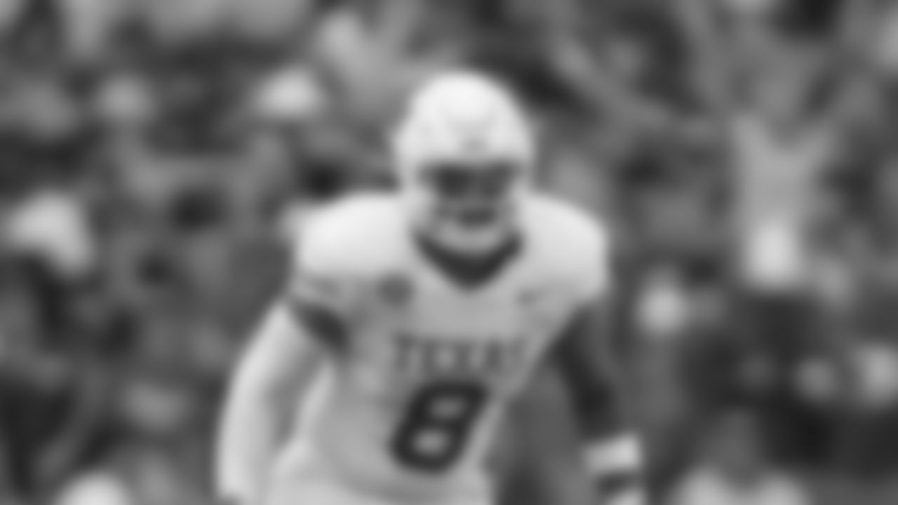 Texas DL Trey Moore (8)