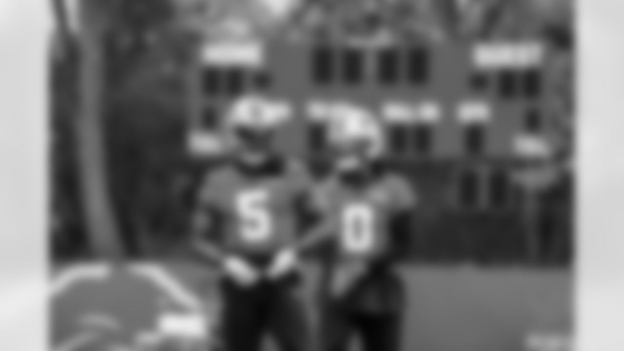 Detroit Lions running back David Montgomery (5) and Detroit Lions running back Jahmyr Gibbs (0) during practice at the Meijer Performance Center on Nov. 7, 2025 in Allen Park, Mich. (Jeff Nguyen/Detroit Lions)