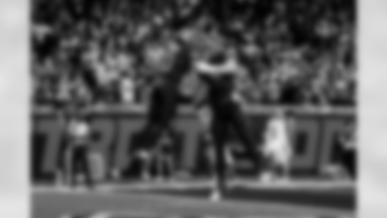 Detroit Lions running back Jahmyr Gibbs (0) celebrates with Detroit Lions tight end Brock Wright (89) during an NFL football game against the New York Giants on Sunday, Nov. 23, 2025 in Detroit. (Jeff Nguyen/Detroit Lions via AP)