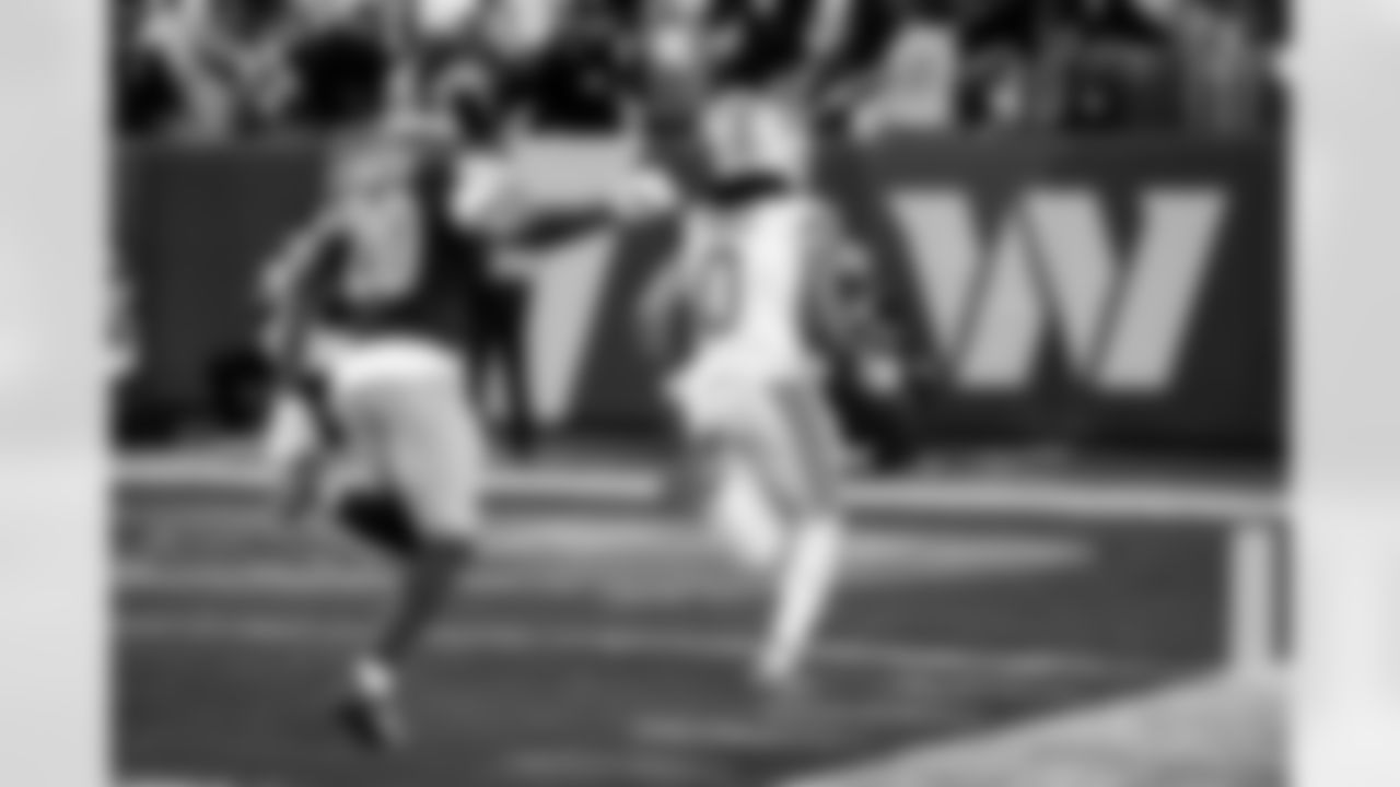 Detroit Lions running back Jahmyr Gibbs (0) scores a touchdown during an NFL football game against the Washington Commanders on Sunday, Nov. 9, 2025 in Landover, Md. (Jeff Nguyen/Detroit Lions via AP)