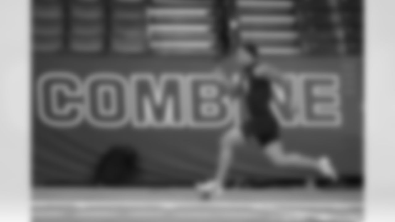 TCU linebacker Namdi Obiazor (18) runs the 40-yard dash at the NFL football scouting combine in Indianapolis, Thursday, Feb. 26, 2026. (AP Photo/Julio Cortez)